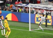 开云体育官方网站-关于曼联后卫进攻突破，球队攻防平衡的信息