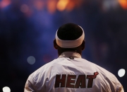 开云体育中国-意甲焦点战之夜，布伦森扛起全队，一人之力改写战局