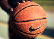 开云体育直播-金玟哉存在感拉满！喀麦隆与威尔士的战术博弈，韩国铁卫成全场焦点