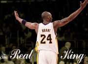 开云官方app入口-年度焦点之战，湖人强势拿下广厦队，王者之师展露冠军相