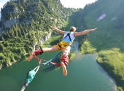 开云官网-绿茵场上的逆转与球台前的烈焰，德国意志与樊振东的火热启示