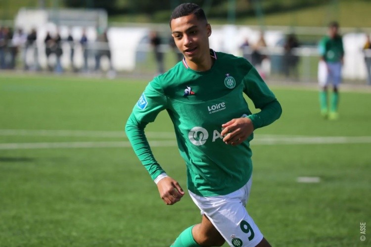 圣埃蒂安球员间的默契配合令人称赞 圣埃蒂安球员间的默契配合令人称赞