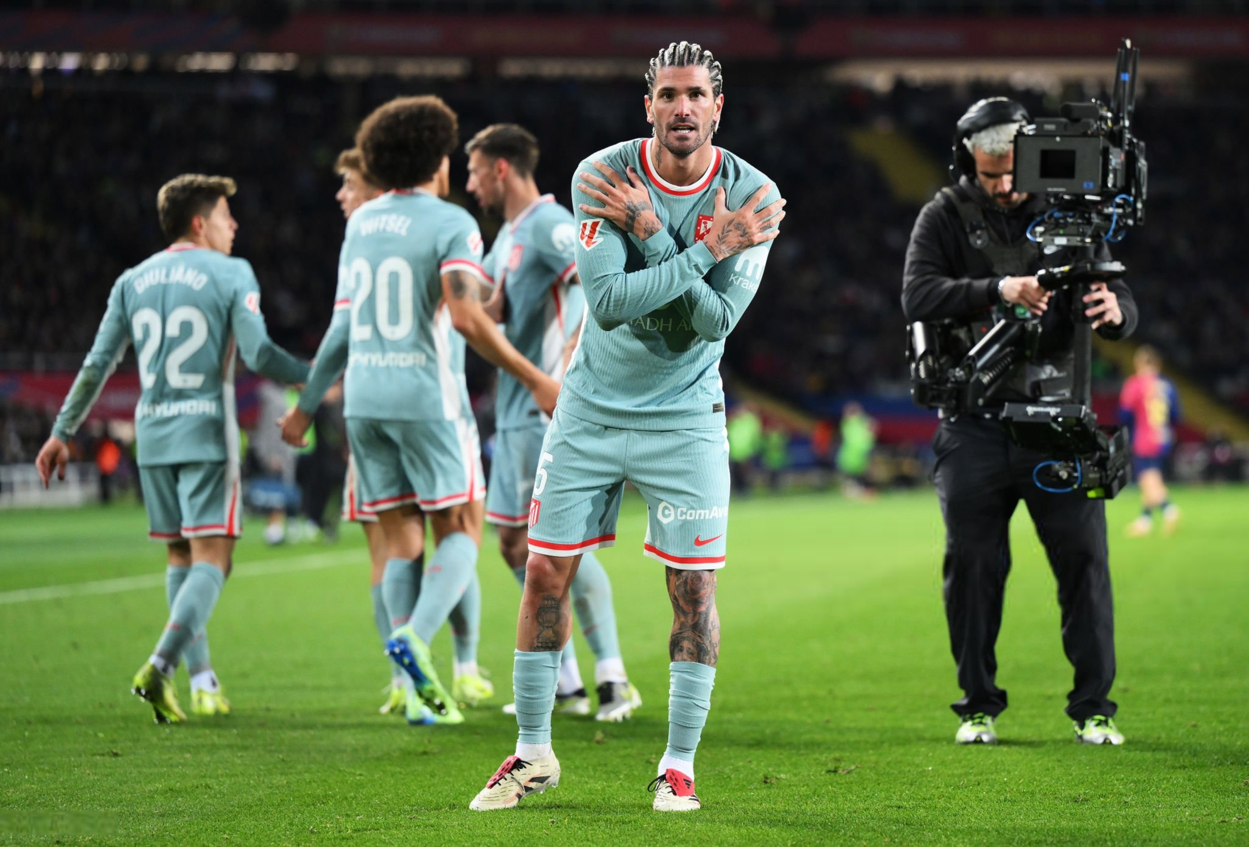 马竞欲胜却难以逆转!巴萨稳居榜首的简单介绍 马竞欲胜却难以逆转!巴萨稳居榜首的简单介绍