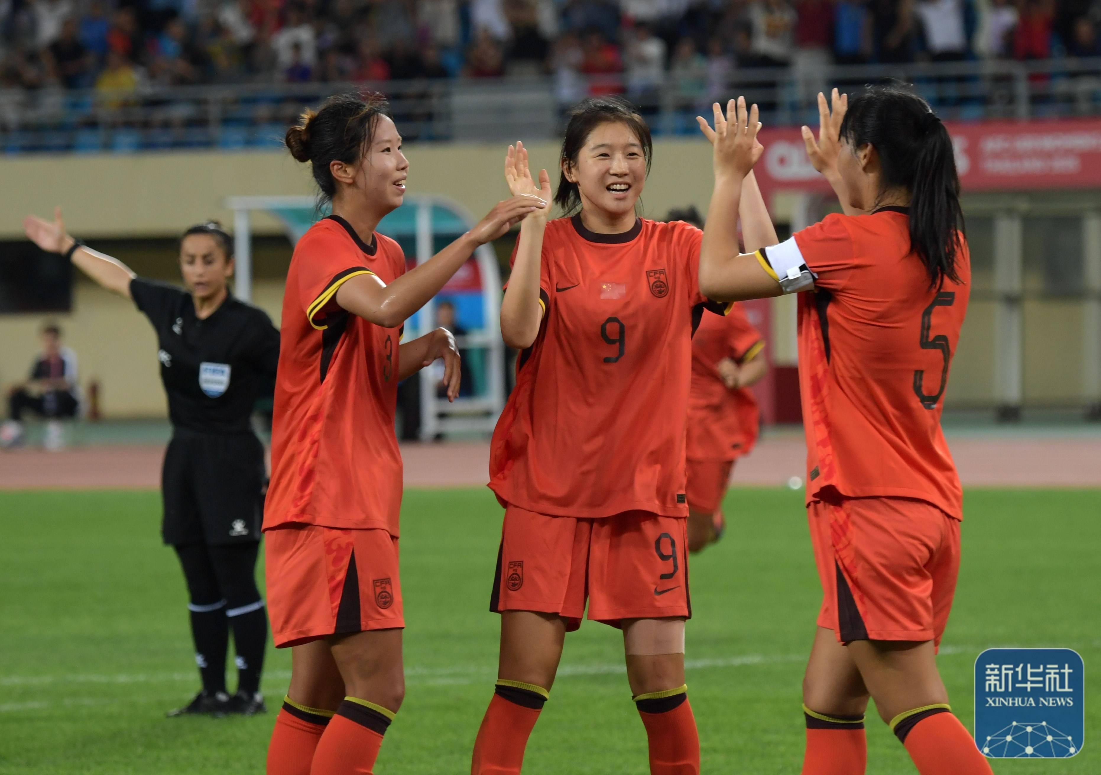 足球运动员在比赛中彰显出色的比赛策略的简单介绍