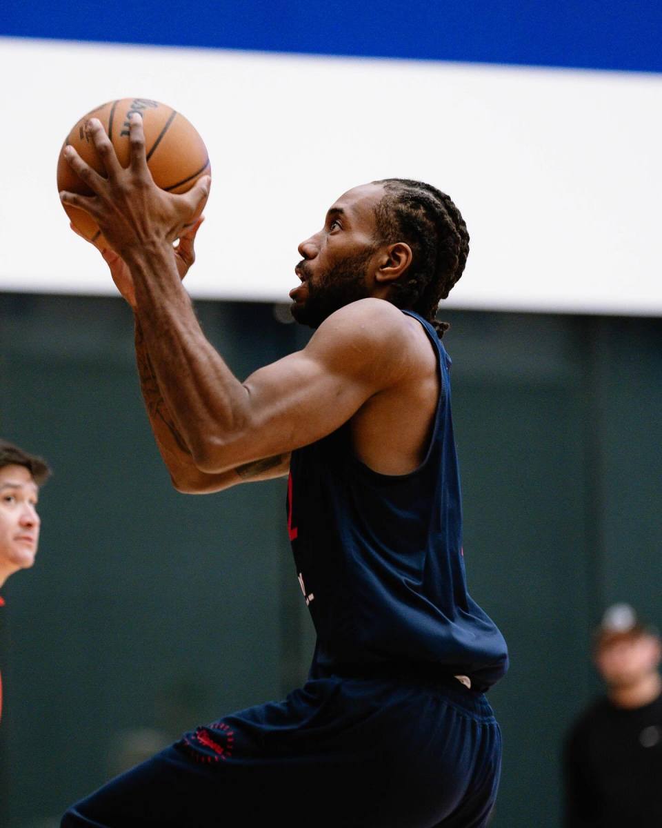 关于辽宁队力克步行者,伦纳德点燃赛场的信息 关于辽宁队力克步行者,伦纳德点燃赛场的信息