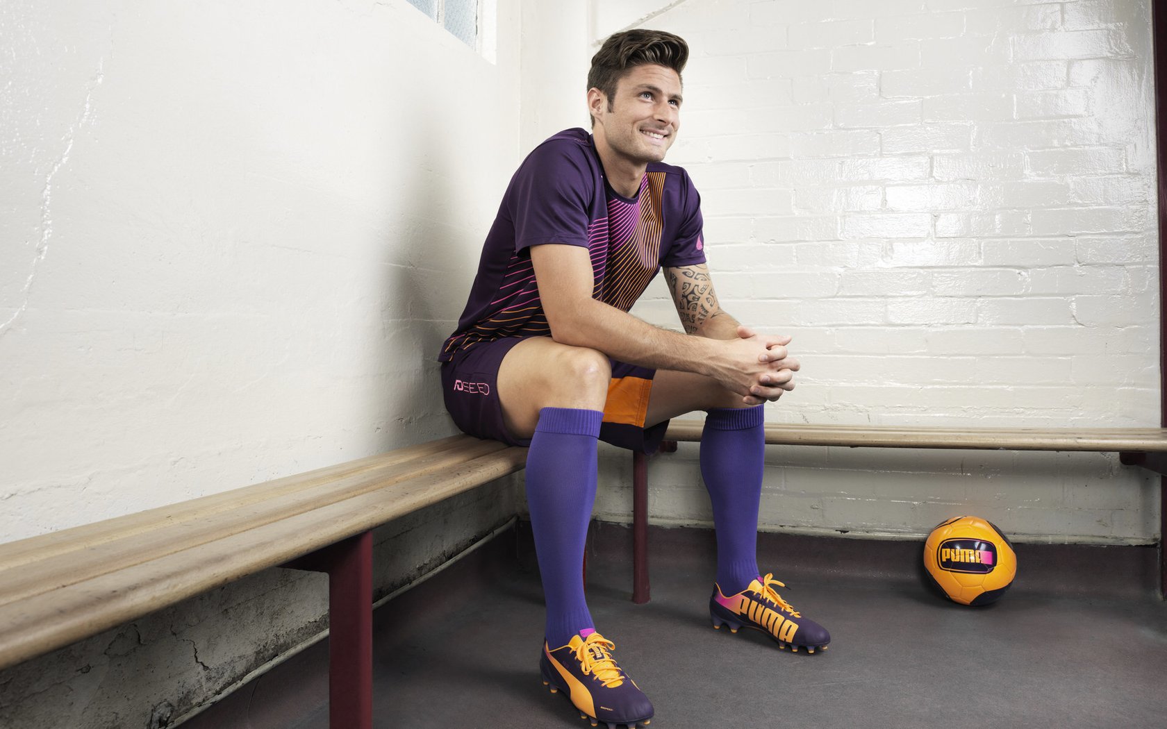 冰与火的博弈，莱万如何以节奏大师之姿，主宰德国对阵冰岛的绿茵战场